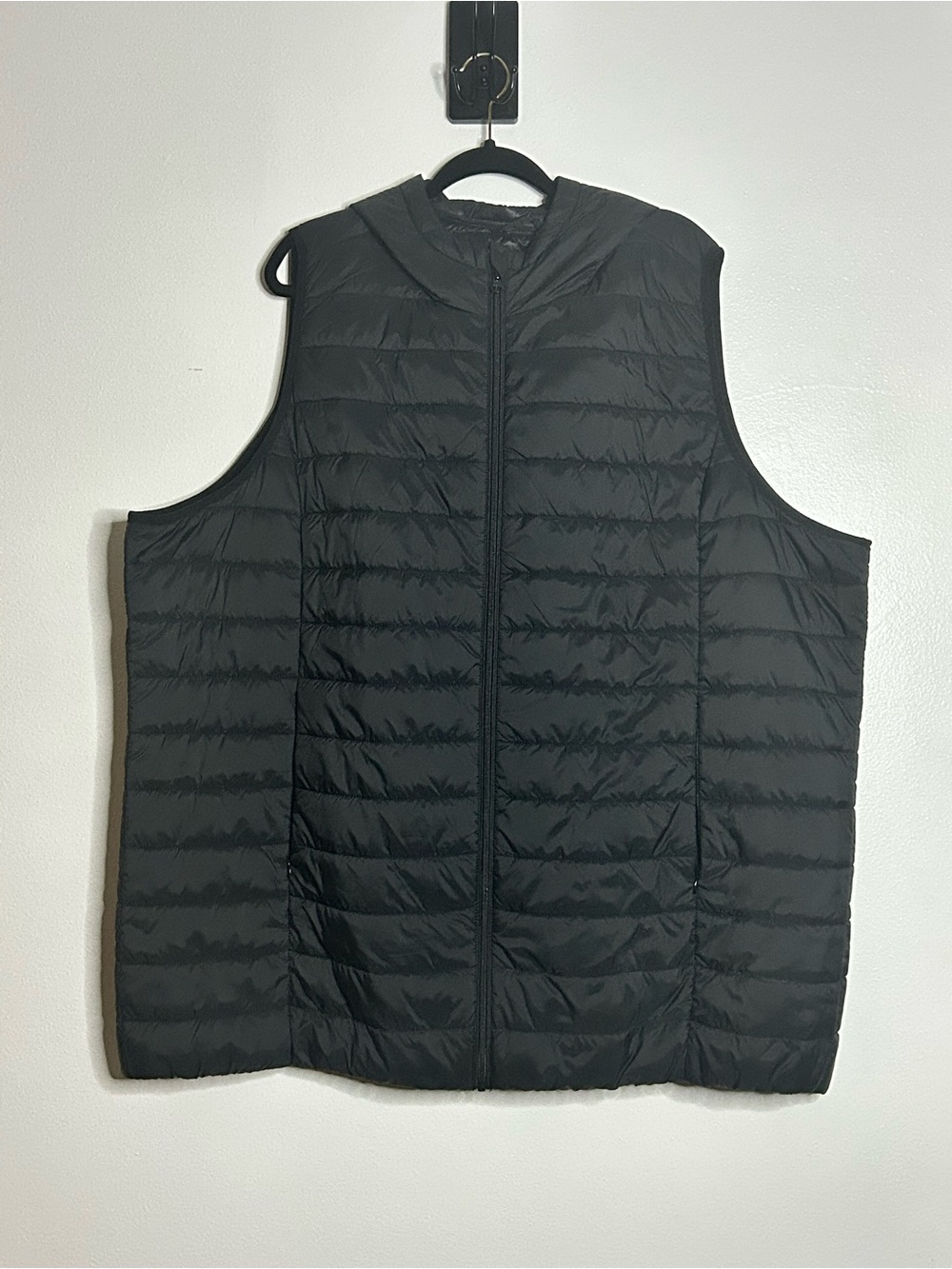 NWOT Torrid Deep Black Light Packable Hooded Puffer Vest Jacket Plus Size 4X 4